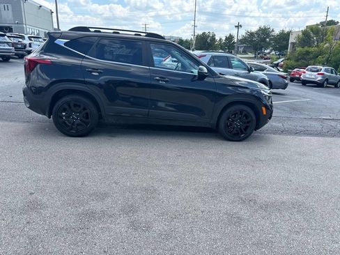 Used 2024 Kia Seltos X-Line AWD/4WD image 2