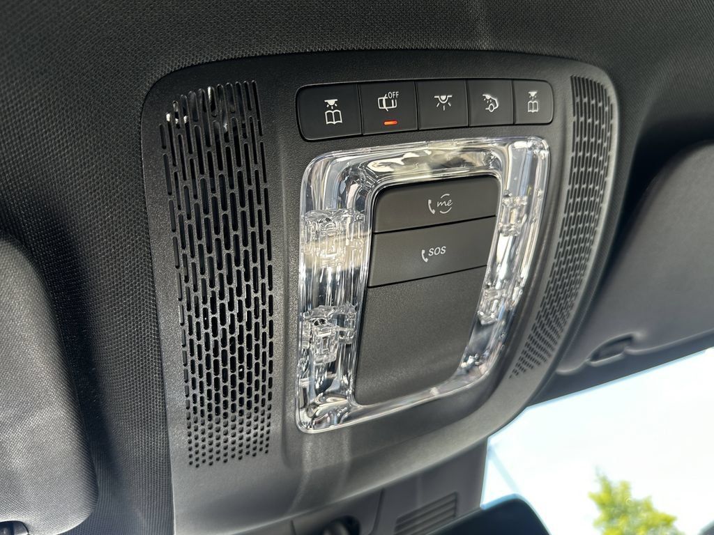 Certified 2025 Mercedes-Benz GLA 250 4MATIC image 33