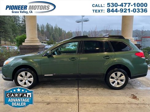 Used 2011 Subaru Outback 2.5i Premium AWD/4WD image 1