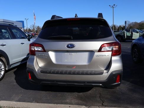 Used 2018 Subaru Outback 2.5i Limited image 21