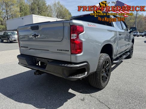 Used 2024 Chevrolet Silverado 1500 Custom Trail Boss w/ Turbomax Blackout Package AWD/4WD image 8