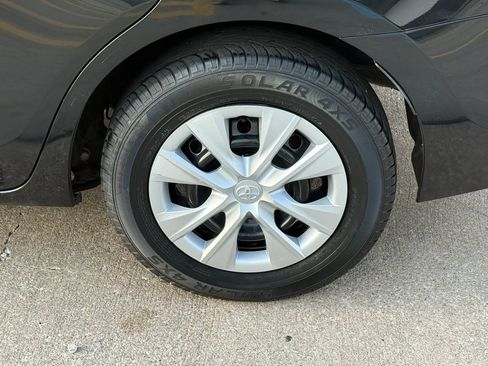 Used 2017 Toyota Corolla L image 38