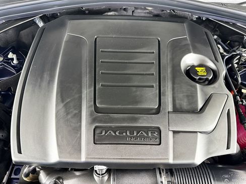 Certified 2025 Jaguar F-PACE R-Dynamic S image 26