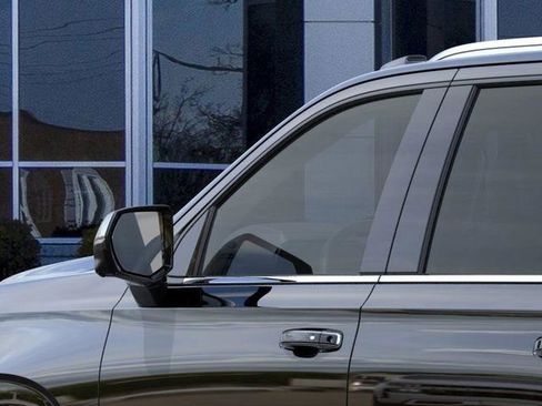 New 2026 Chevrolet Suburban Premier image 14