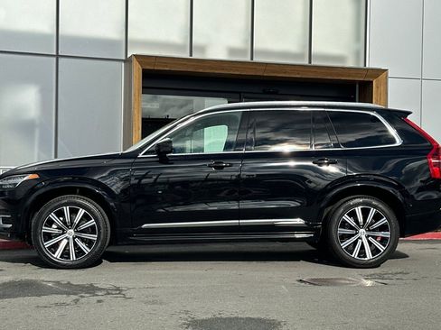 Certified 2025 Volvo XC90 B6 Plus image 6