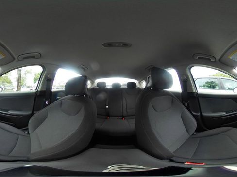 Used 2025 Kia K4 FWD image 41