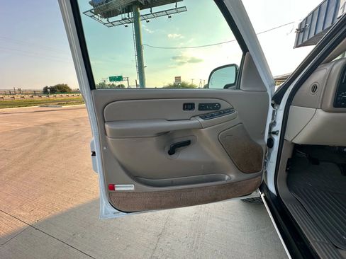 Used 2005 Chevrolet Avalanche Z66 w/ Sun And Sound Package image 25