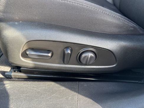 Used 2023 Chevrolet Malibu LT image 10