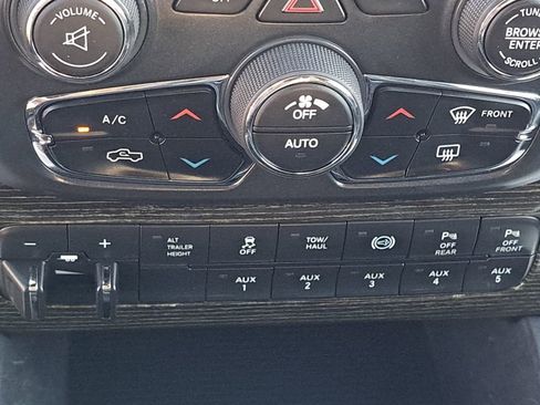 Used 2016 RAM 2500 Limited image 10