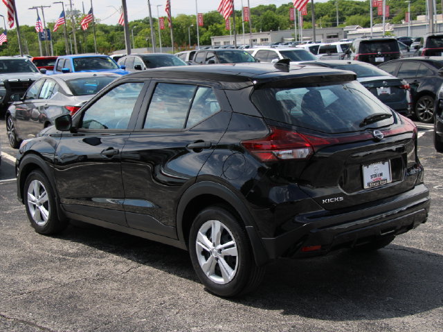 Used 2025 Nissan Kicks Play S FWD image 3