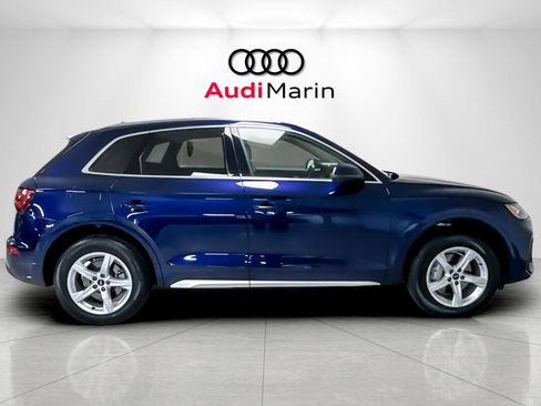 Used 2023 Audi Q5 Premium w/ Convenience Package image 6