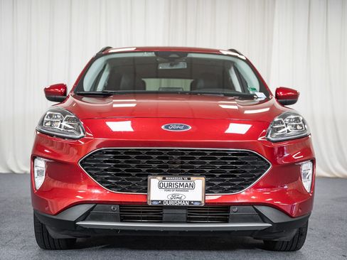 Certified 2022 Ford Escape Titanium AWD/4WD image 2