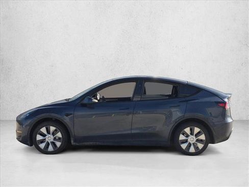 Used 2024 Tesla Model Y Long Range AWD/4WD image 8
