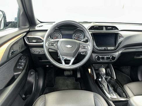 Certified 2023 Chevrolet TrailBlazer ACTIV w/ Sun and Liftgate Package image 2