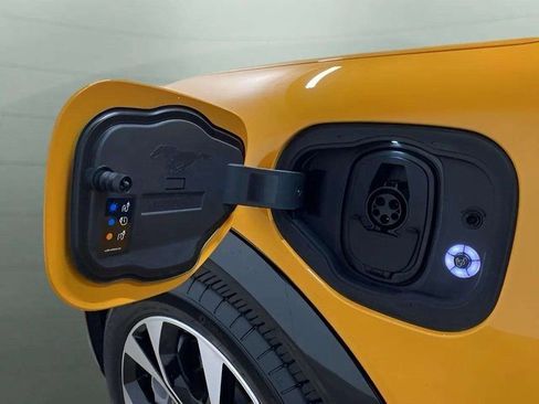 Used 2023 Ford Mustang Mach-E Premium image 92