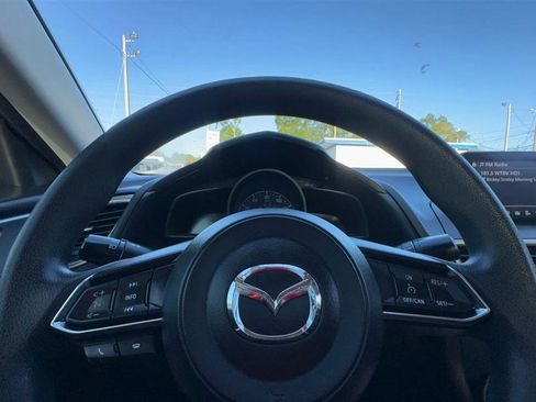 Used 2018 MAZDA MAZDA3 Sport FWD image 39