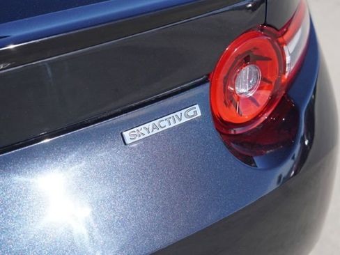 Used 2025 MAZDA MX-5 Miata Club w/ Weather Package RWD image 11