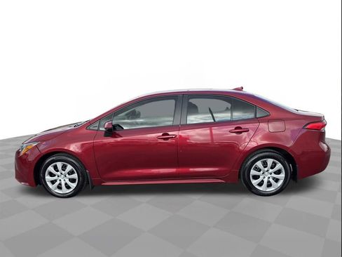 Used 2025 Toyota Corolla LE image 7