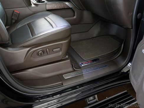 Used 2022 GMC Sierra 2500 Denali w/ Denali Black Diamond Edition image 37