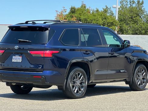 Certified 2023 Toyota Sequoia Platinum AWD/4WD image 2