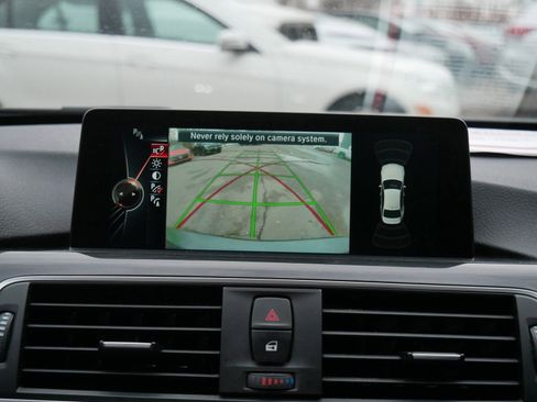 Used 2016 BMW 320i xDrive Sedan image 18