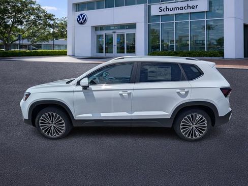 New 2026 Volkswagen Taos SE FWD image 4