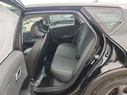 New 2025 Kia K4 LXS image 10