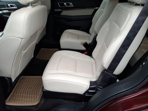Used 2018 Ford Explorer Platinum AWD/4WD image 14