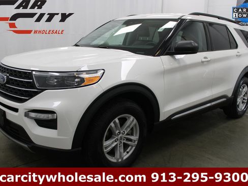 Used 2021 Ford Explorer XLT w/ Equipment Group 202A image 1
