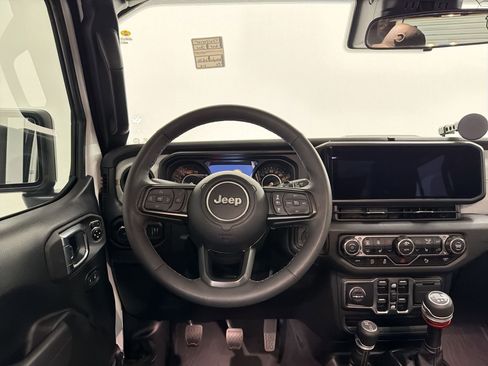 Used 2025 Jeep Wrangler Unlimited Sport AWD/4WD image 25