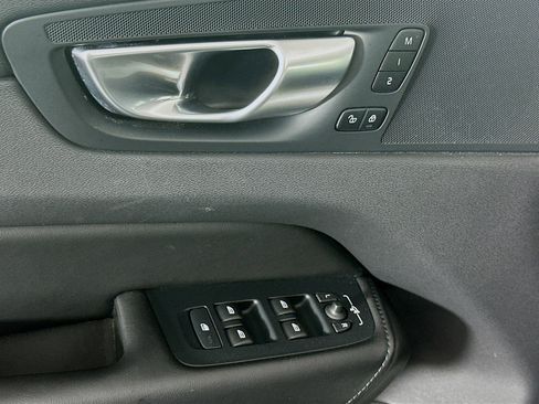 Used 2024 Volvo XC60 B5 Core image 15