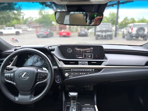 Used 2021 Lexus ES 300h w/ Premium Package FWD image 12