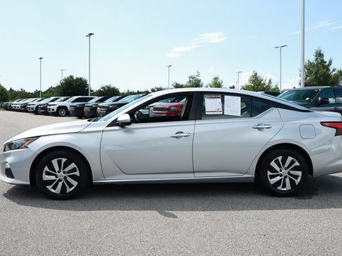 Used 2022 Nissan Altima 2.5 S FWD image 9