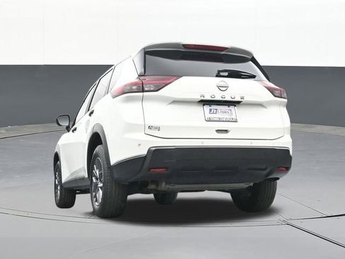 Used 2024 Nissan Rogue S image 45