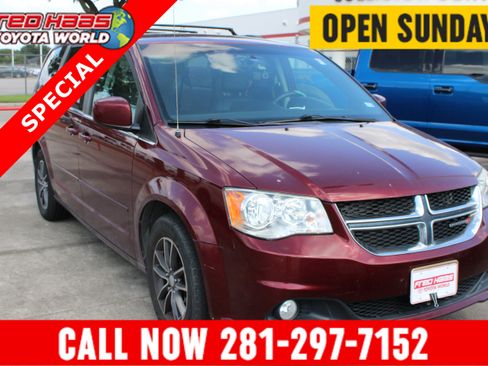 Used 2017 Dodge Grand Caravan SXT FWD image 1