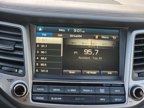 Used 2016 Hyundai Tucson Limited FWD image 17