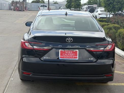 Used 2025 Toyota Camry LE FWD image 6
