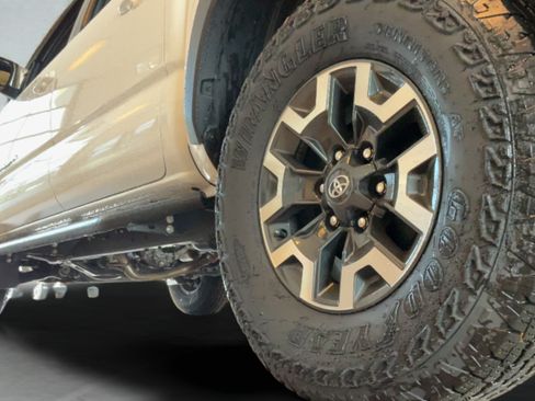 Certified 2023 Toyota Tacoma TRD Off-Road w/ TRD Premium Off Road Package AWD/4WD image 40