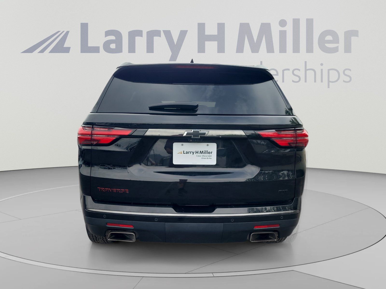 Used 2023 Chevrolet Traverse Premier w/ Redline Edition AWD/4WD image 4