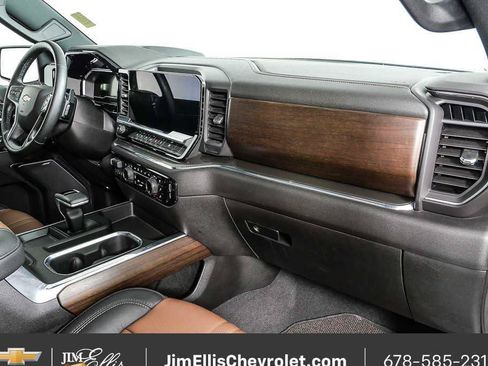 Certified 2024 Chevrolet Silverado 1500 High Country w/ Technology Package AWD/4WD image 24
