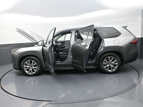Used 2026 Toyota Grand Highlander AWD Hybrid image 23