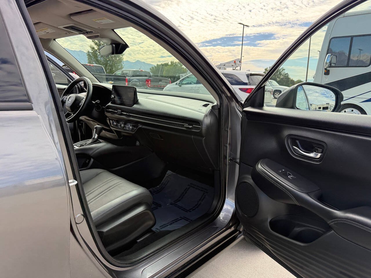 Used 2025 Honda HR-V EX-L image 21