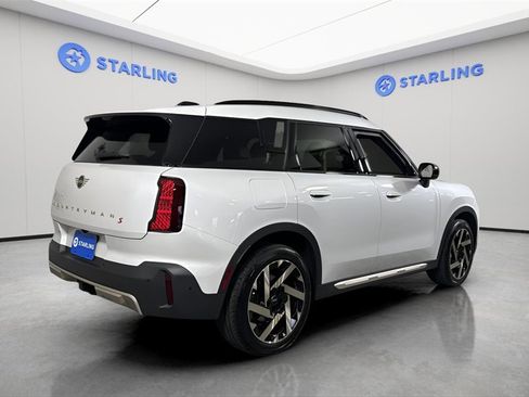 Used 2025 MINI Cooper Countryman S w/ Comfort Package Max image 9