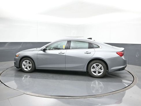 Used 2024 Chevrolet Malibu LS image 3