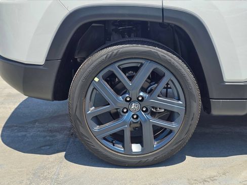 New 2026 Jeep Compass Latitude AWD/4WD image 11