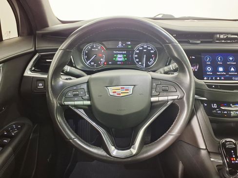 Certified 2024 Cadillac XT6 Luxury FWD image 16