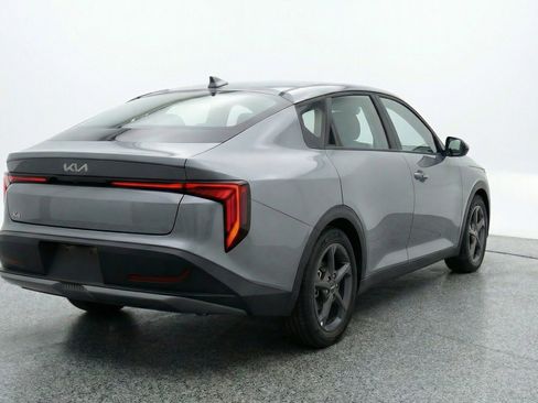 Used 2025 Kia K4 LXS FWD image 9