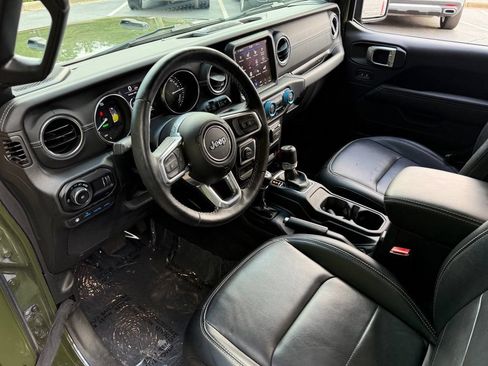 Used 2023 Jeep Wrangler Unlimited Sahara w/ Cold Weather Group AWD/4WD image 24