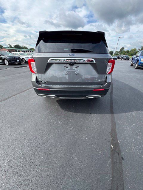 Used 2023 Ford Explorer XLT w/ Equipment Group 202A AWD/4WD image 6