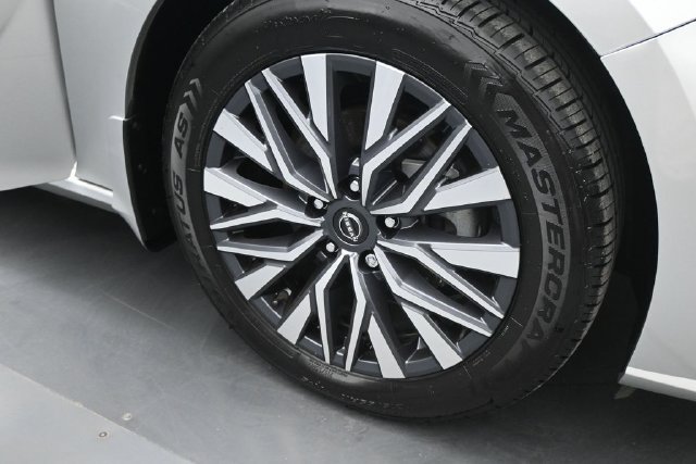 Used 2023 Nissan Altima 2.5 SV w/ SV Premium Package FWD image 16